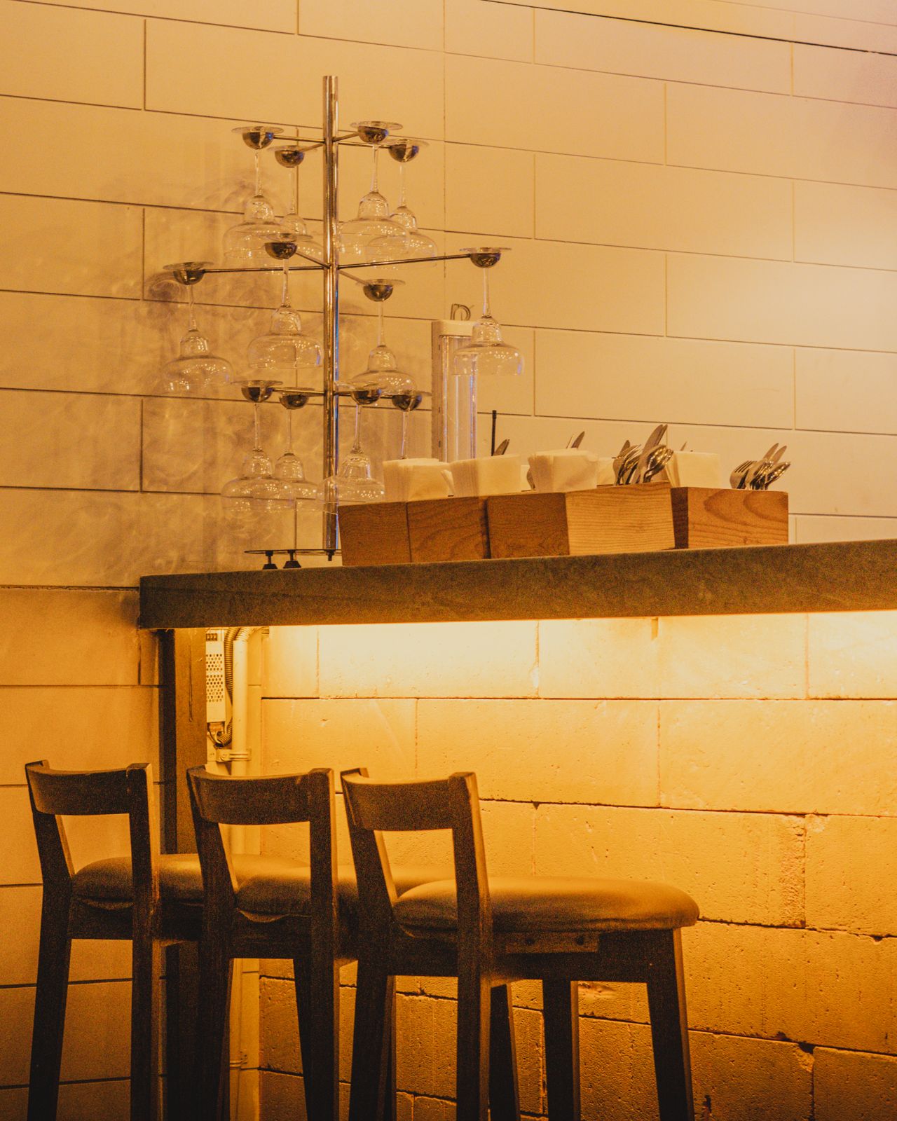 Iron Bar & Grill — photograph 10