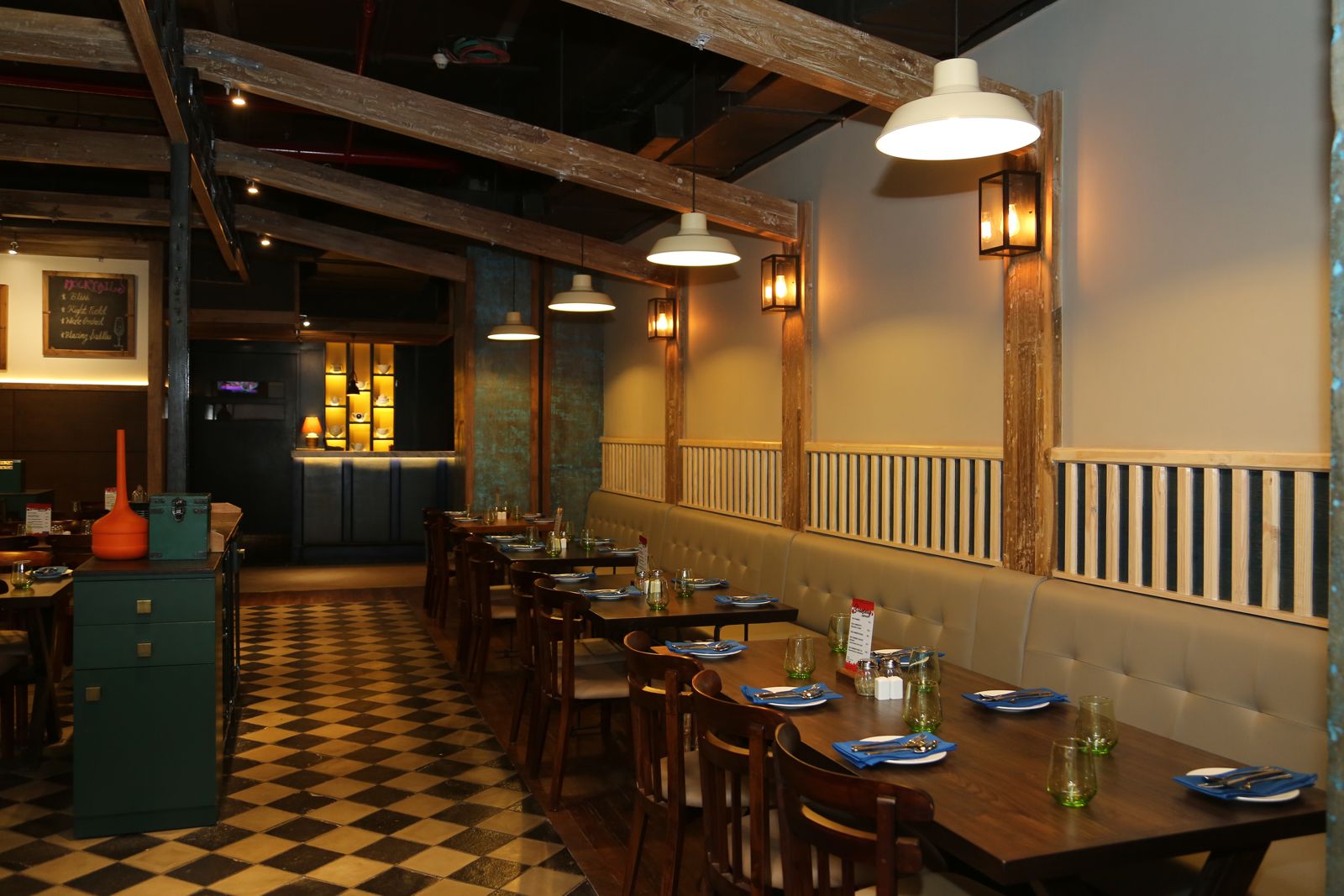 Polka Dots, Global Café